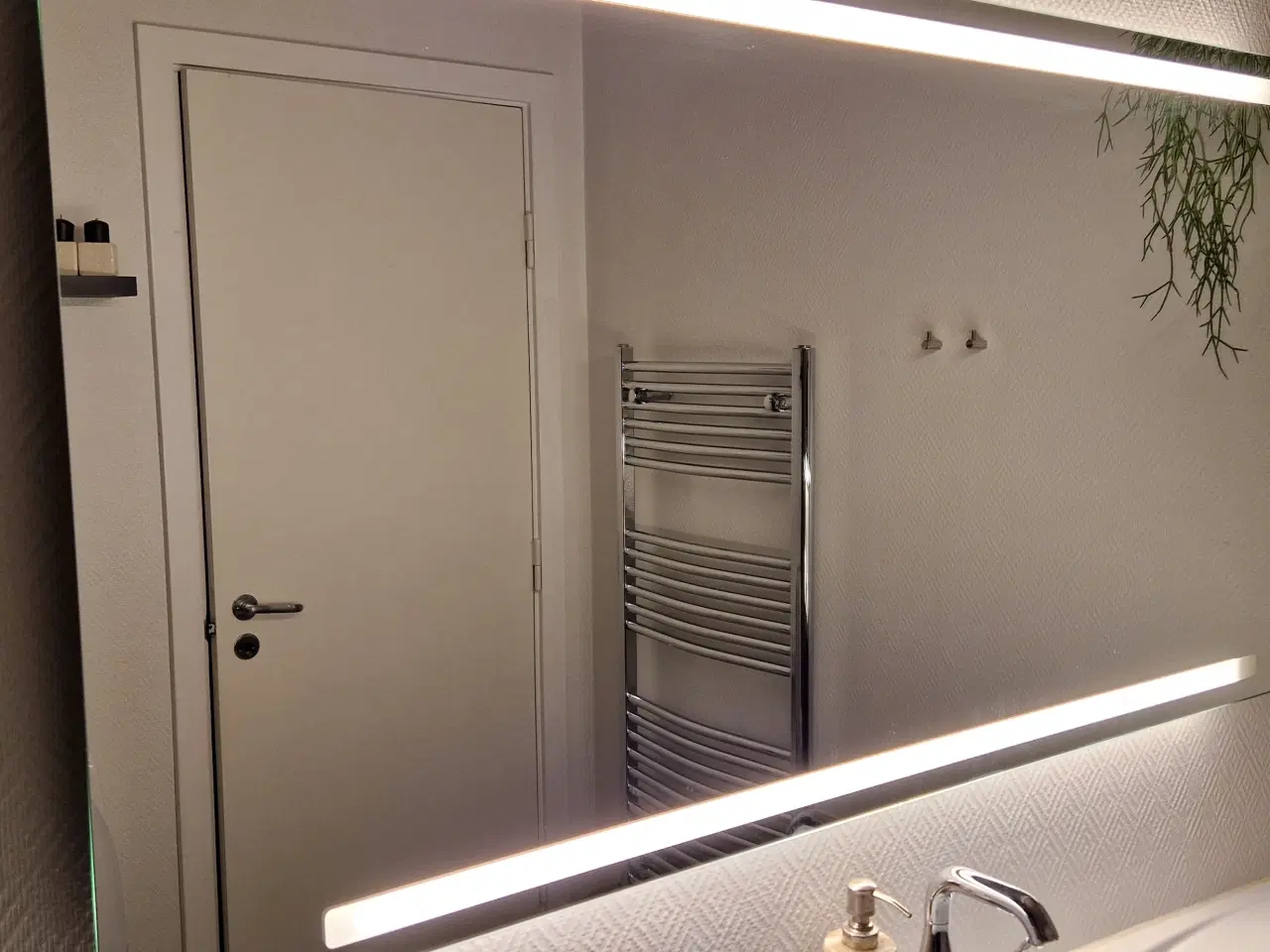 Billede 1 - Spejl med lys