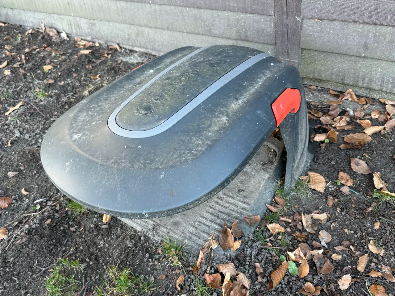 Billede 1 - Gardena , garage robotplæneklipper