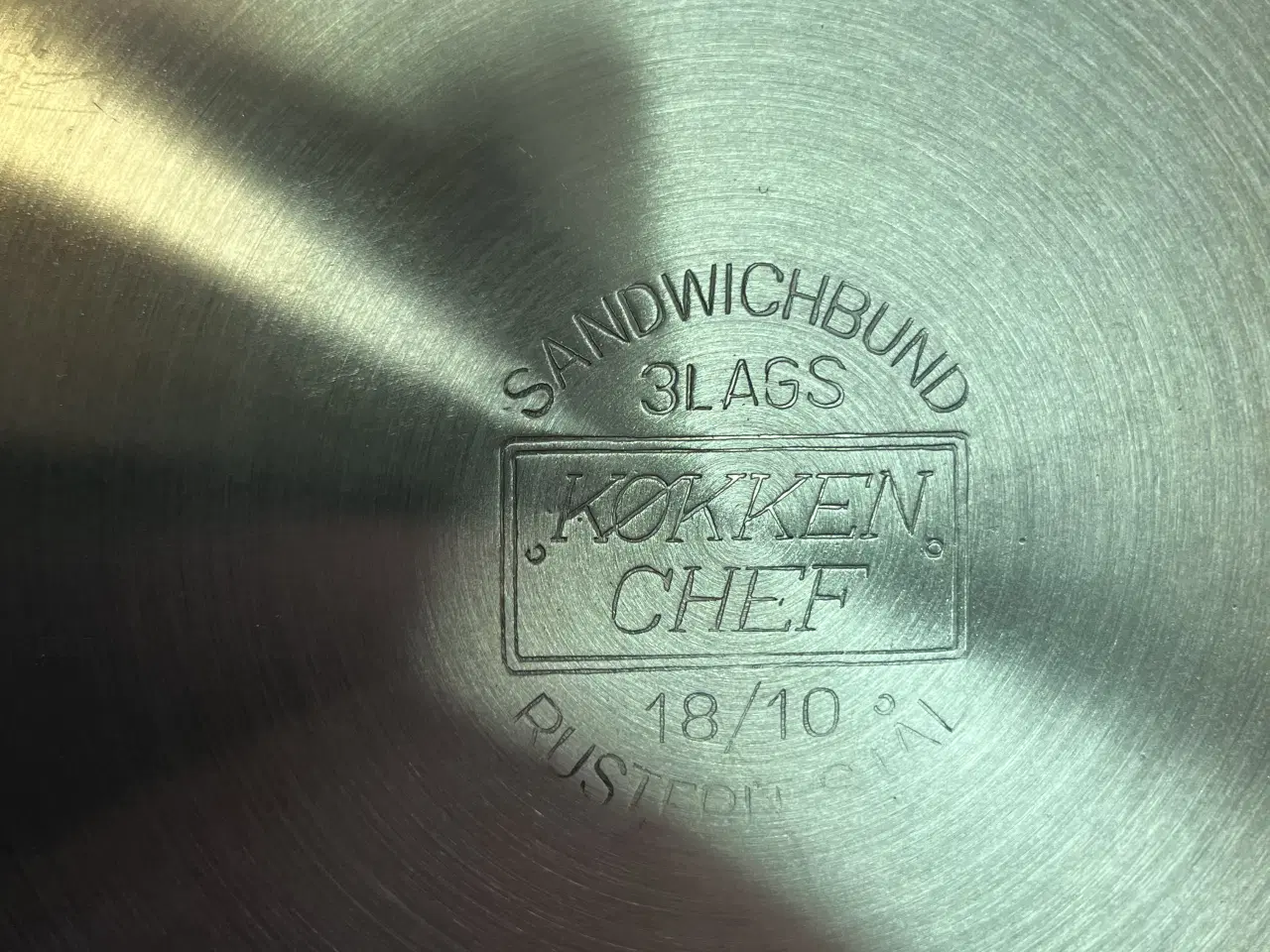 Billede 4 - 6 gryder med låg aldrig brugt.