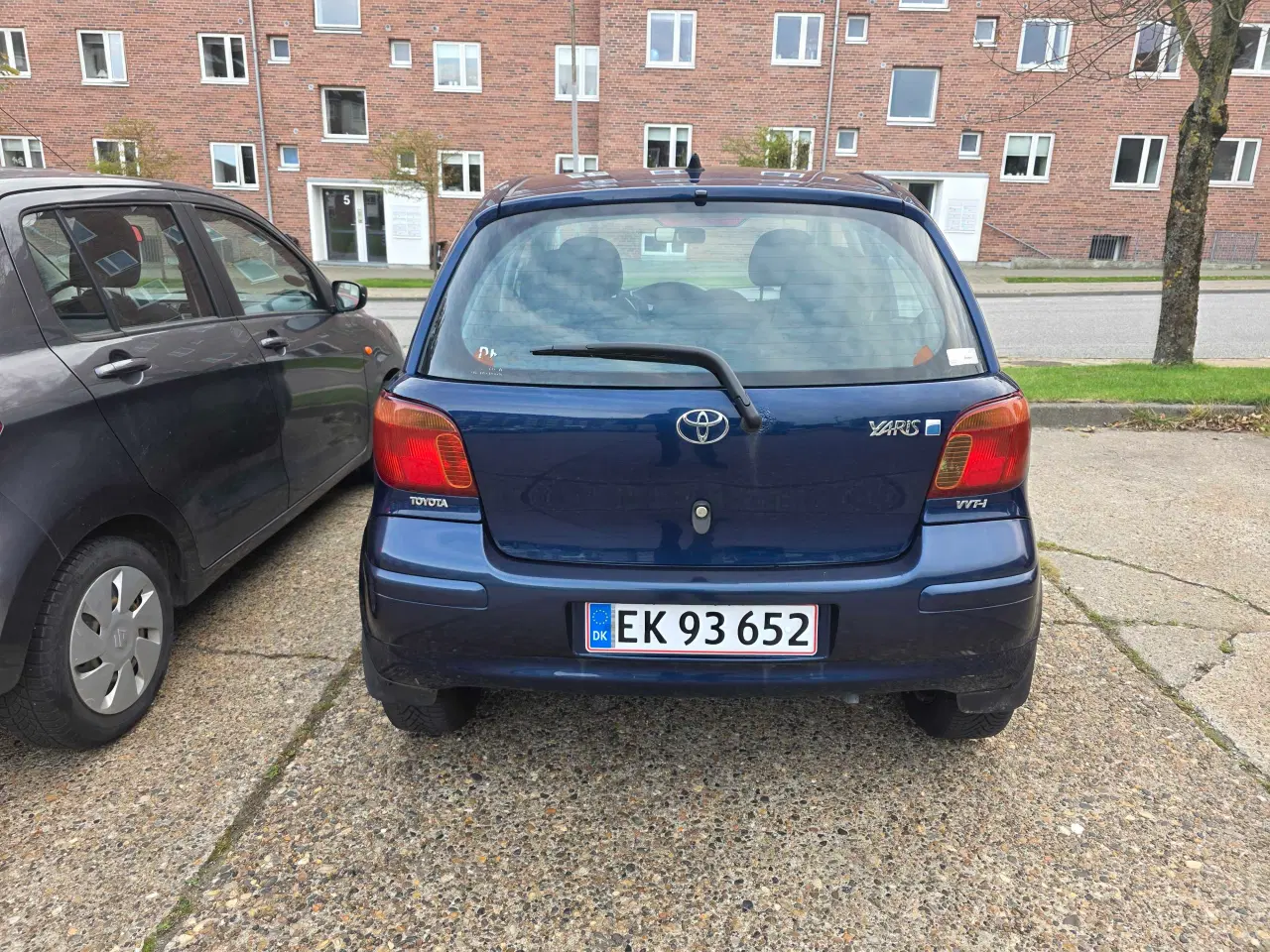 Billede 4 - Toyota Yaris 1.3 Lavt km tal