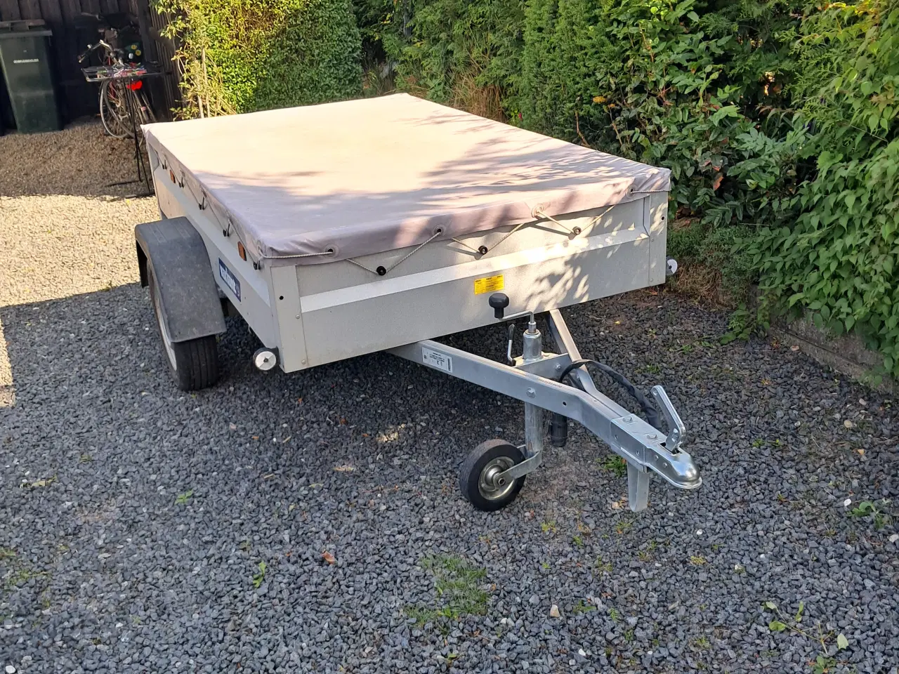 Billede 4 - Hobby trailer med næsehjul og presenning