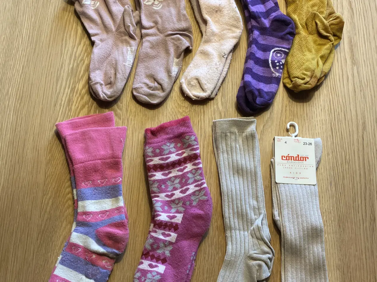 Billede 1 - Mange fine strømper fra 26- 36 