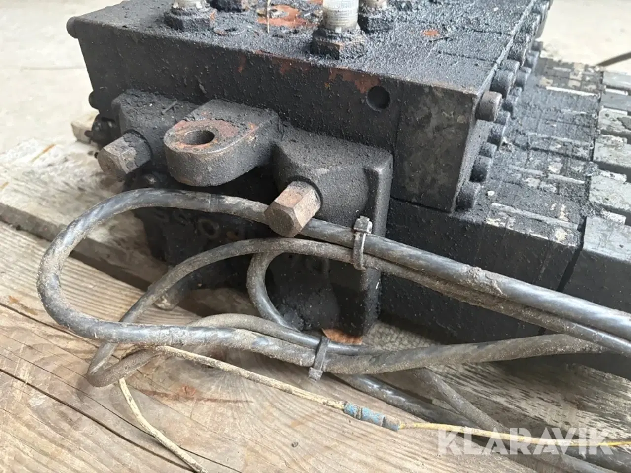 Billede 8 - Hydraulikblok Danfoss 6x2 +2 med 2 joystick