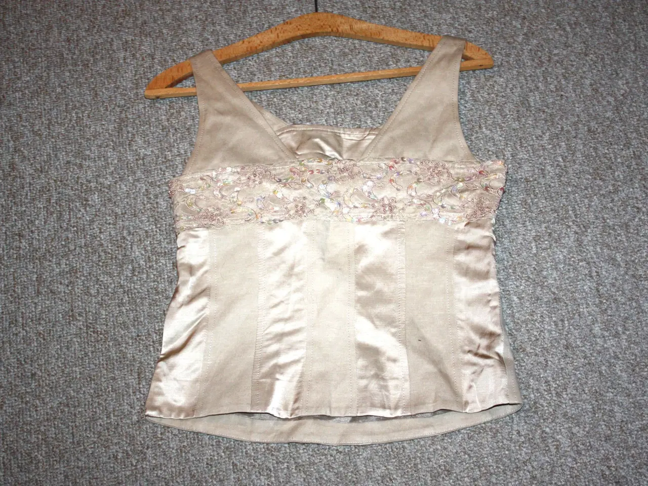 Billede 4 - Fin Creton top med perleapplikationer str. 36