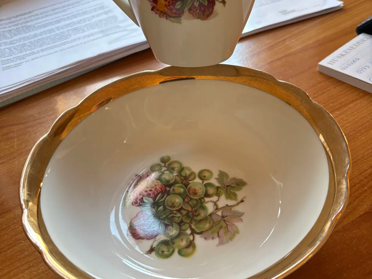 Billede 1 - Jordbærskål og flødekande