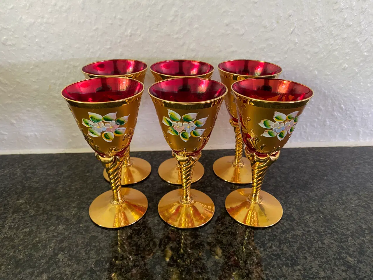 Billede 1 - Flotte rød/guld ældre vinglas 