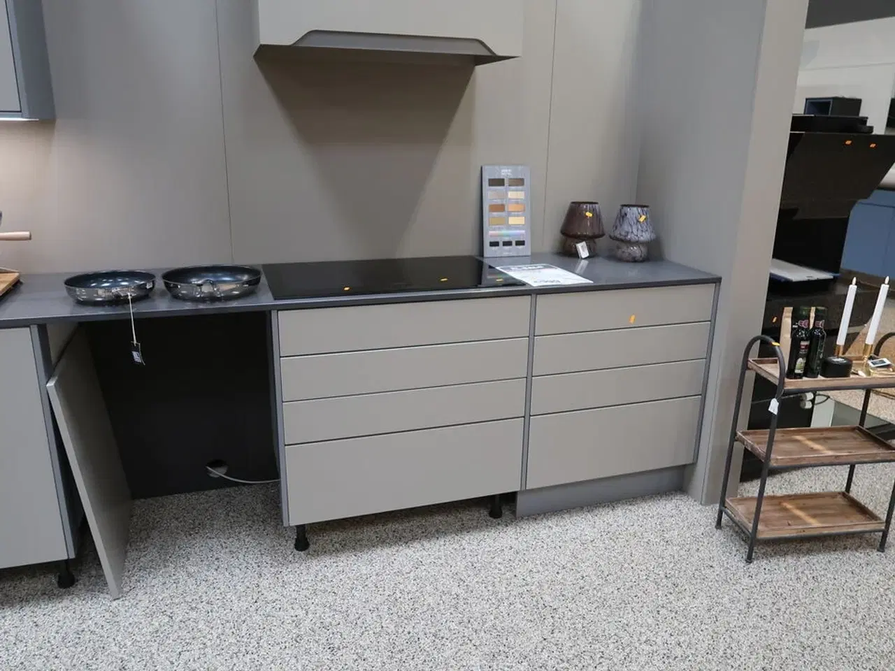 Billede 13 - Køkken NORDANRO uden hårdehvidearer/armatur med stenbordplade SILESTONE
