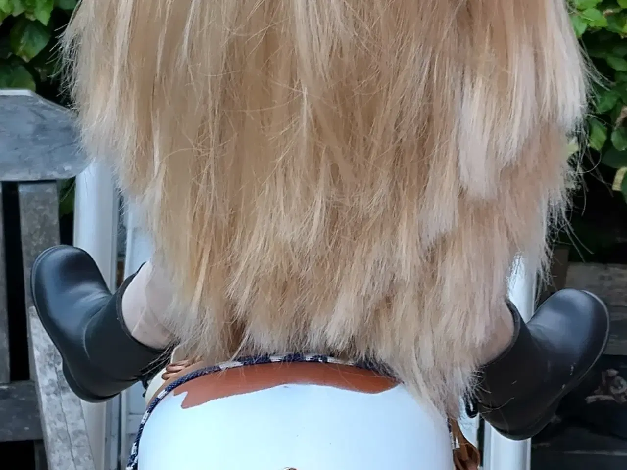 Billede 4 - Stor Dukke og Hest