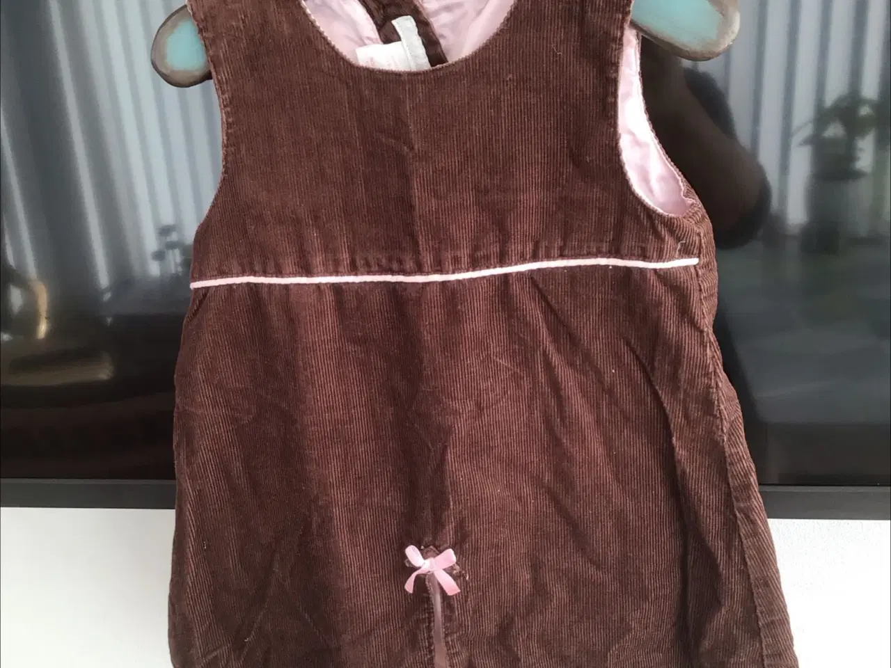 Billede 1 - Fjøles kjole str 80