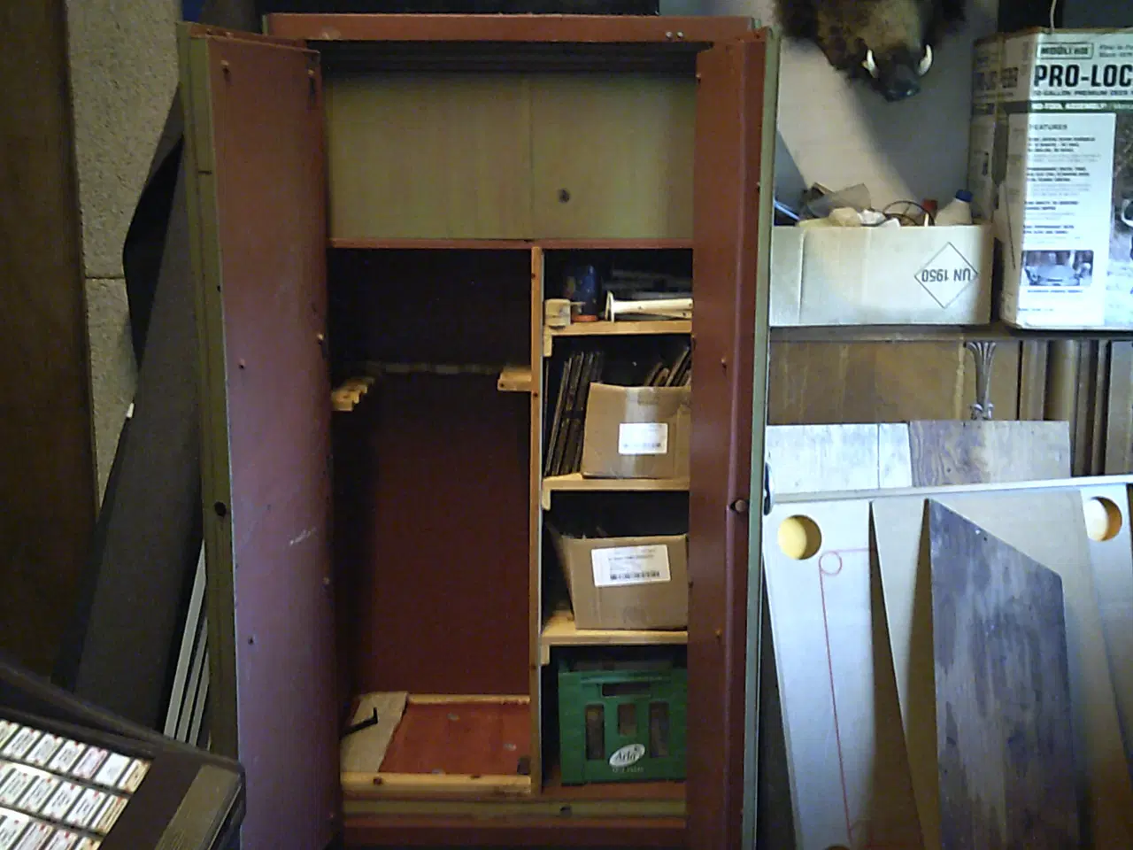 Billede 2 - Våbenskab 180cm X 100cm