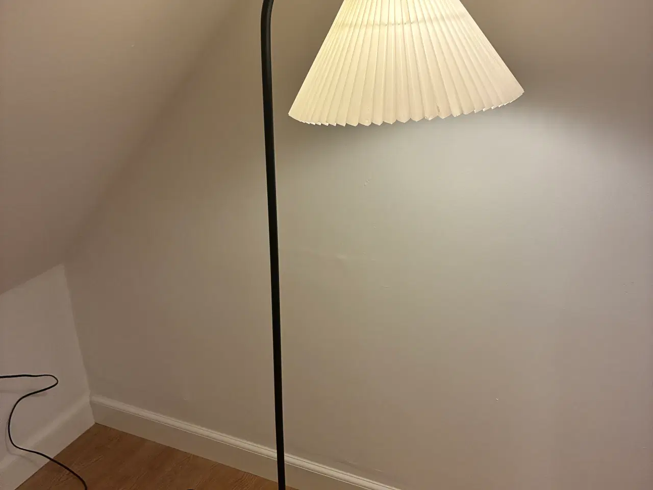 Billede 1 - Mat sort standerlampe
