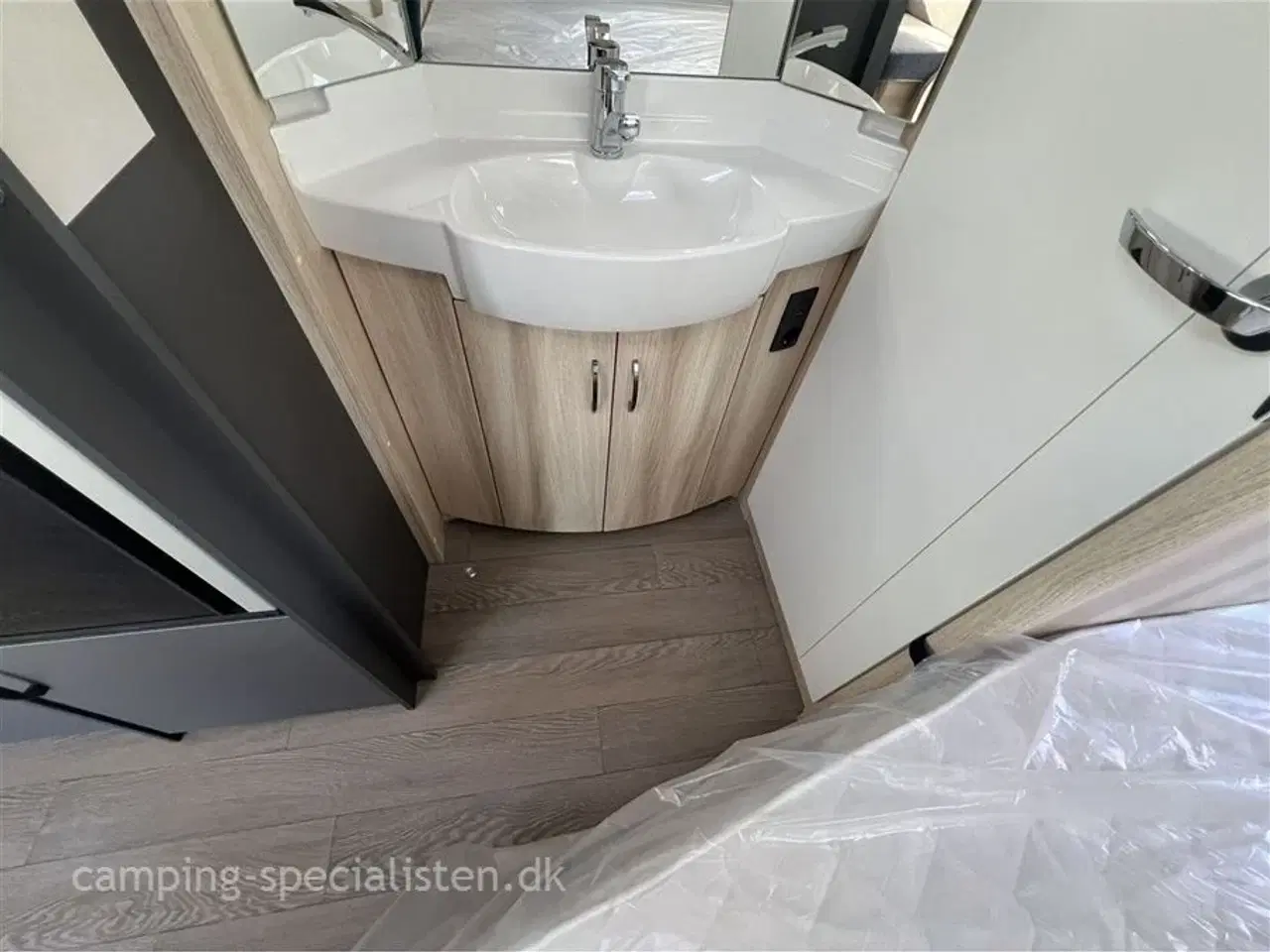 Billede 10 - 2026 - Hobby De Luxe 460 UFe   2026 Hobby De Luxe 460 UFe DK LINE - Kan ses nu hos Camping-Specialisten.dk