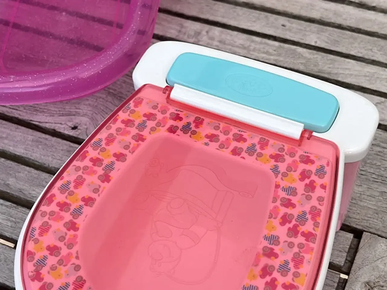 Billede 2 - Dukke med div. tilbehør 