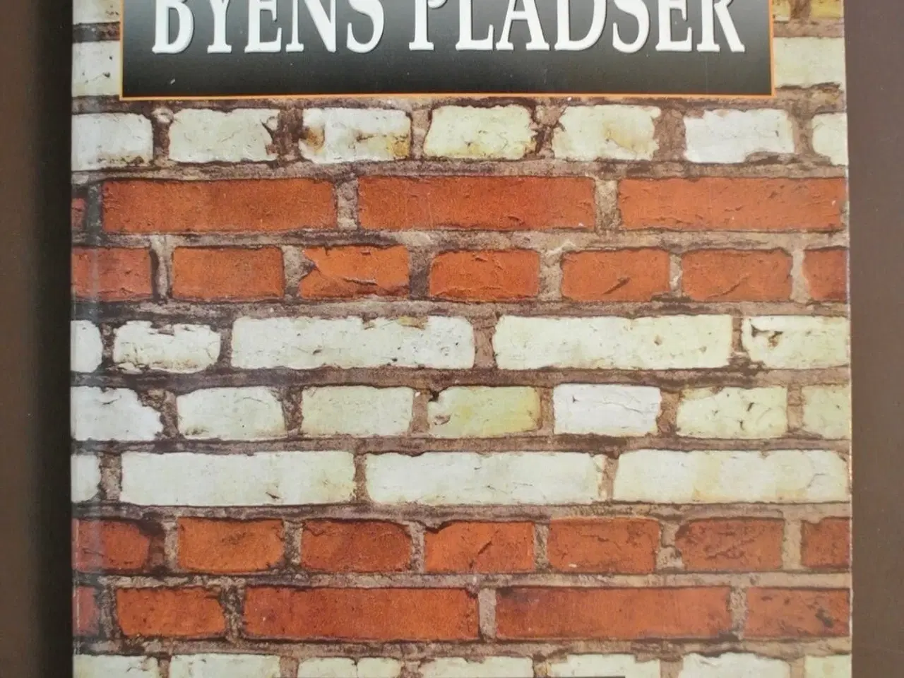 Billede 1 - byens pladser - urbanitet og æstetik, red. af mart