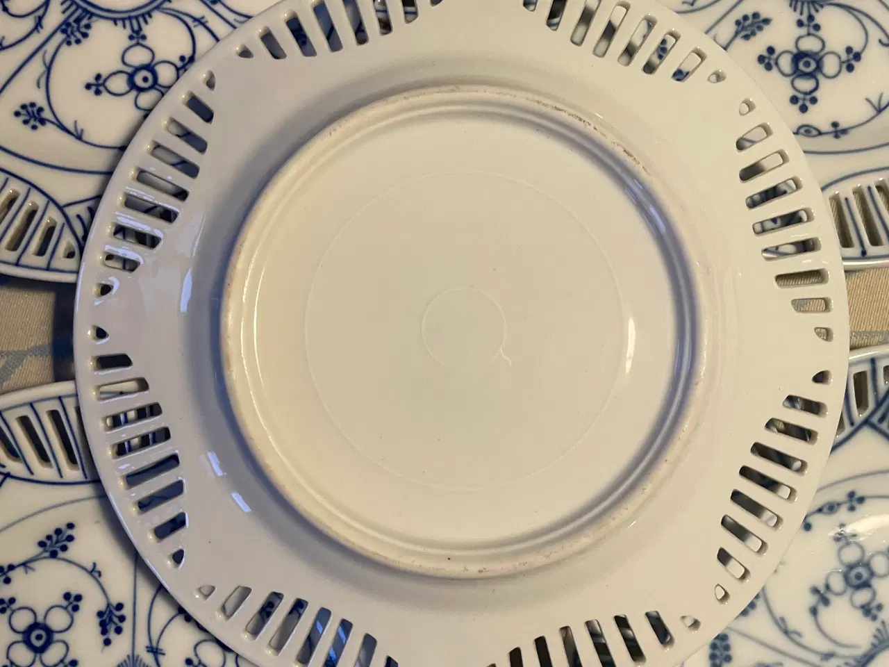 Billede 2 - Fattigmands musselmalet Sidetallerkner