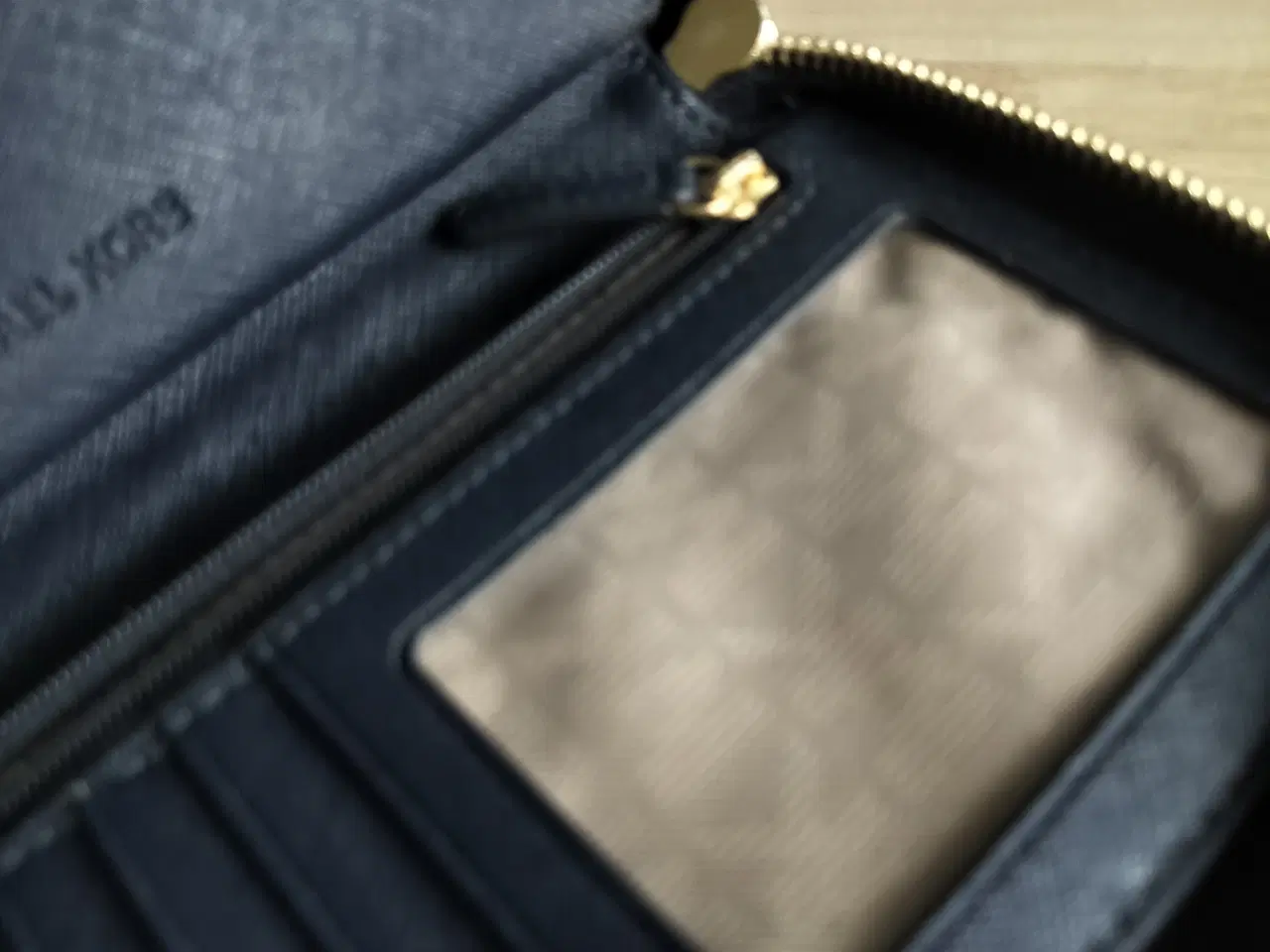 Billede 3 - Ægte Michael Kors pung