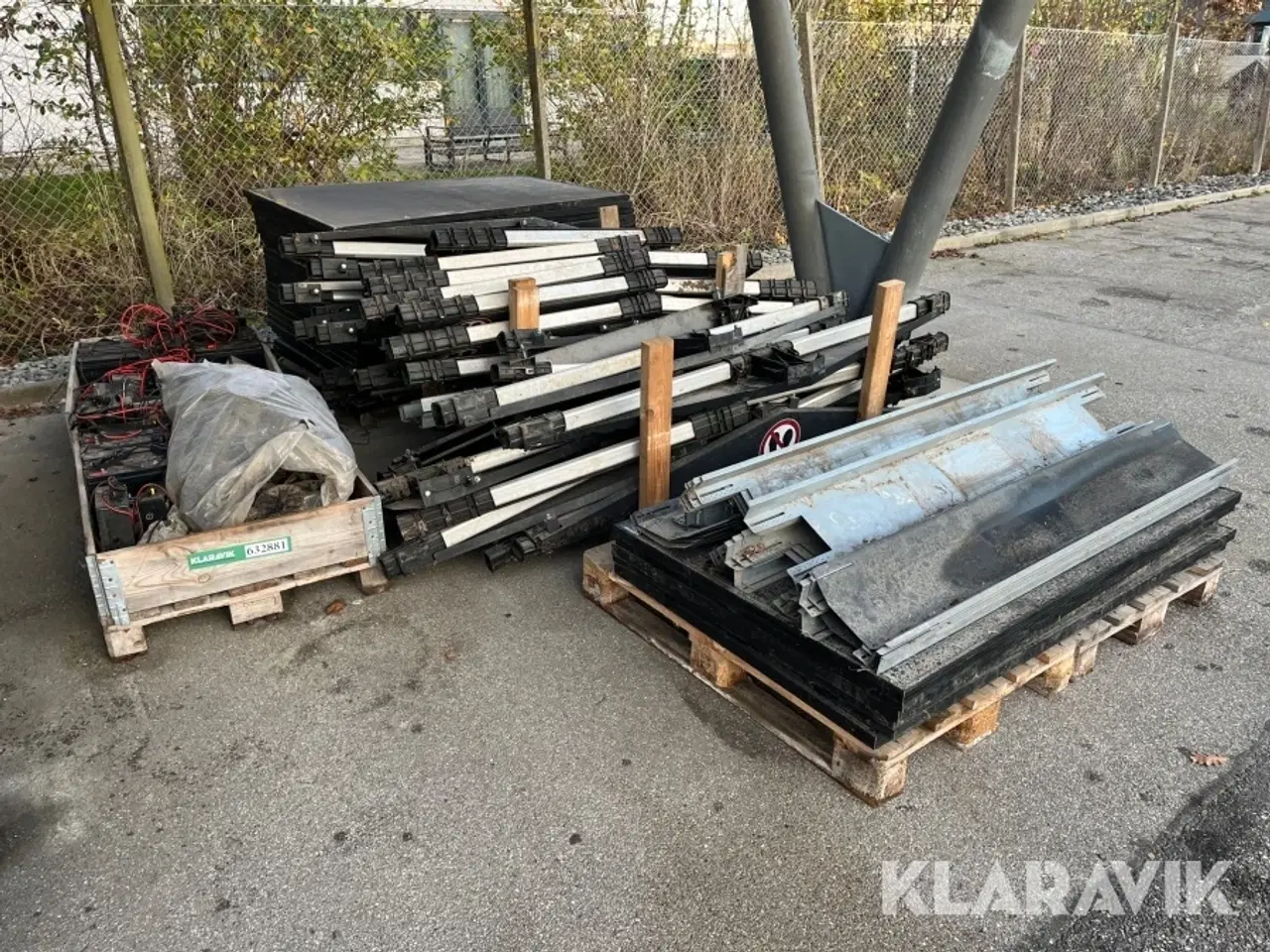 Billede 4 - Solcellestationer til Robotplæneklipper 30 paneler - 10 batteripakker