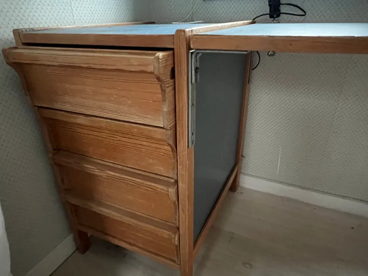 Billede 3 - FDB bord fra 70’erne. Kan indstilles i 3 højder og