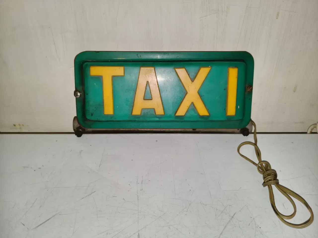 Billede 1 - super fed gamle taxa skilt måske til mandcaven