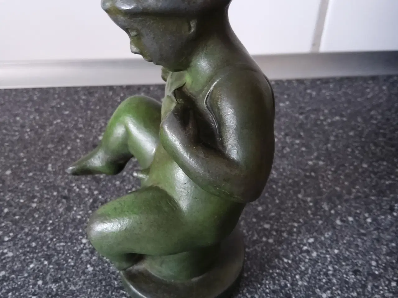 Billede 2 - Grøn Bronzefigurer/skulptur af dreng.