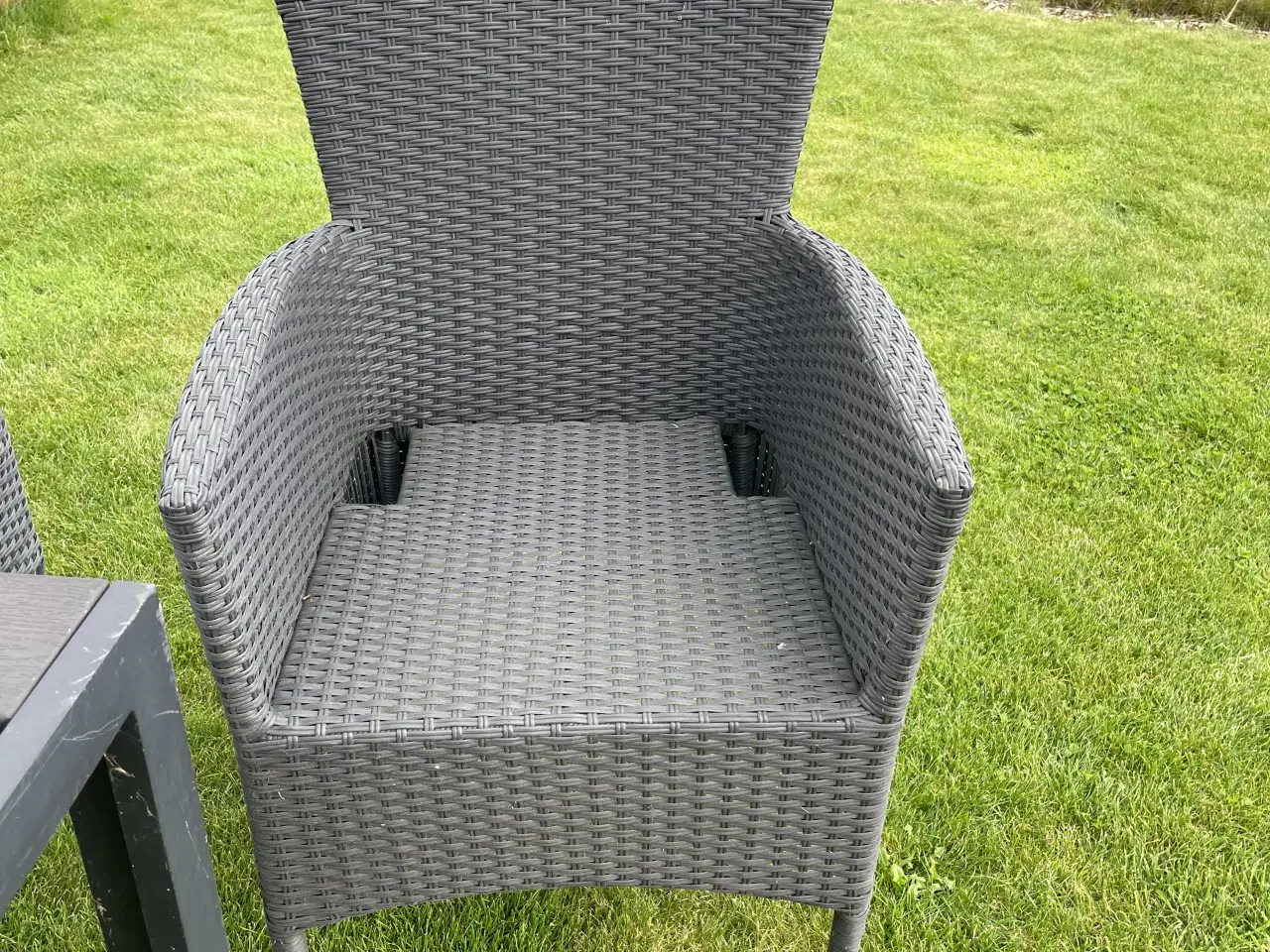 Billede 2 - Havemøbler - bord og 4 stole