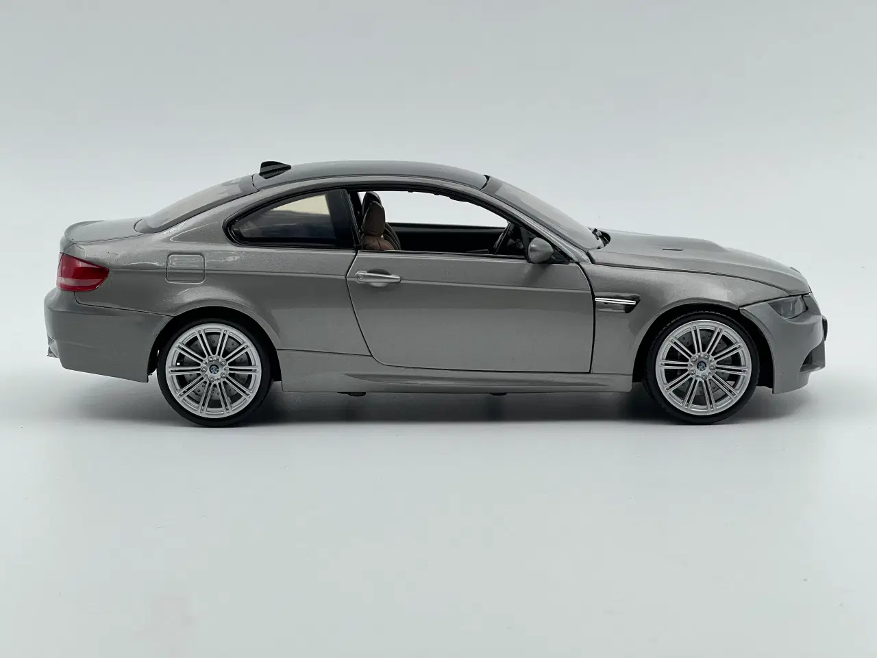 Billede 2 - 2007 BMW M3 E92 1:18 
