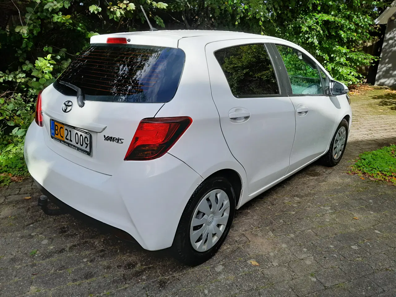 Billede 3 - Yaris 1.4D 2015, nysynet, med træk, momsfri