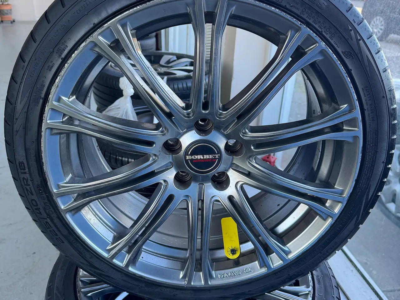 Billede 1 - SommerDæk med Kromfælge til Ford