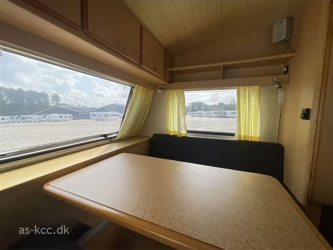 Billede 8 - 1989 - Knaus Sudwind   Knaus Südwind 390 årgang1989 8 siddepladser, 4 sovepladser. Sælges på roden som beset uden garanti eller til cvr nr.