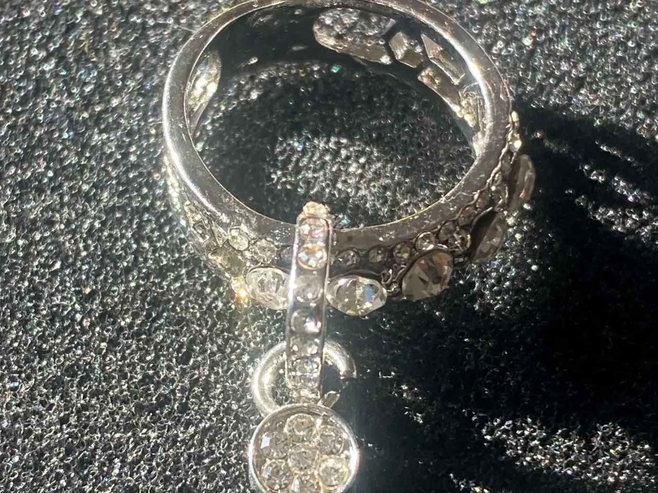 Billede 1 - * Sterlingsølv; Lækker BLING-BLING-fingerring - me