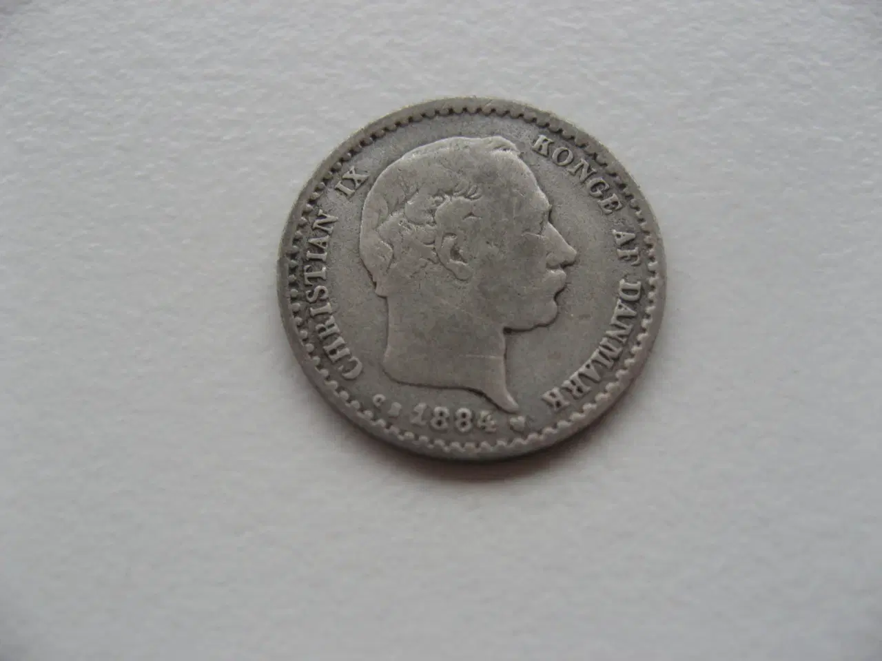 Billede 1 - Flot/Pæn delfin sølv 10 øre 1884, en af de svære