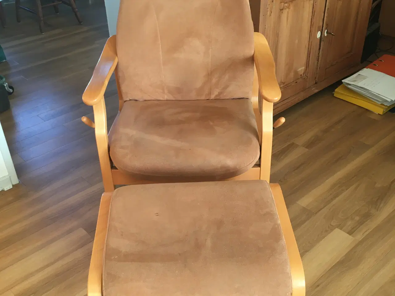 Billede 3 - Behagelig hvile/relax-stol med fodskammel