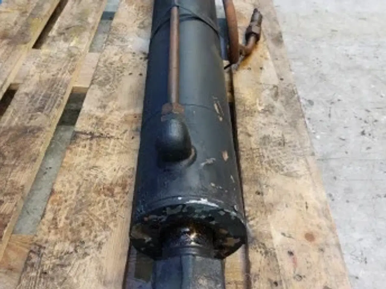 Billede 11 - New Holland LB110 Cylinder 85800830