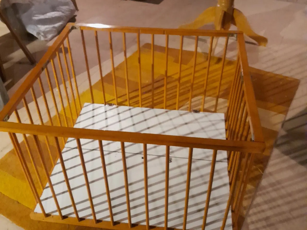 Billede 2 - Retro kravlegård. 