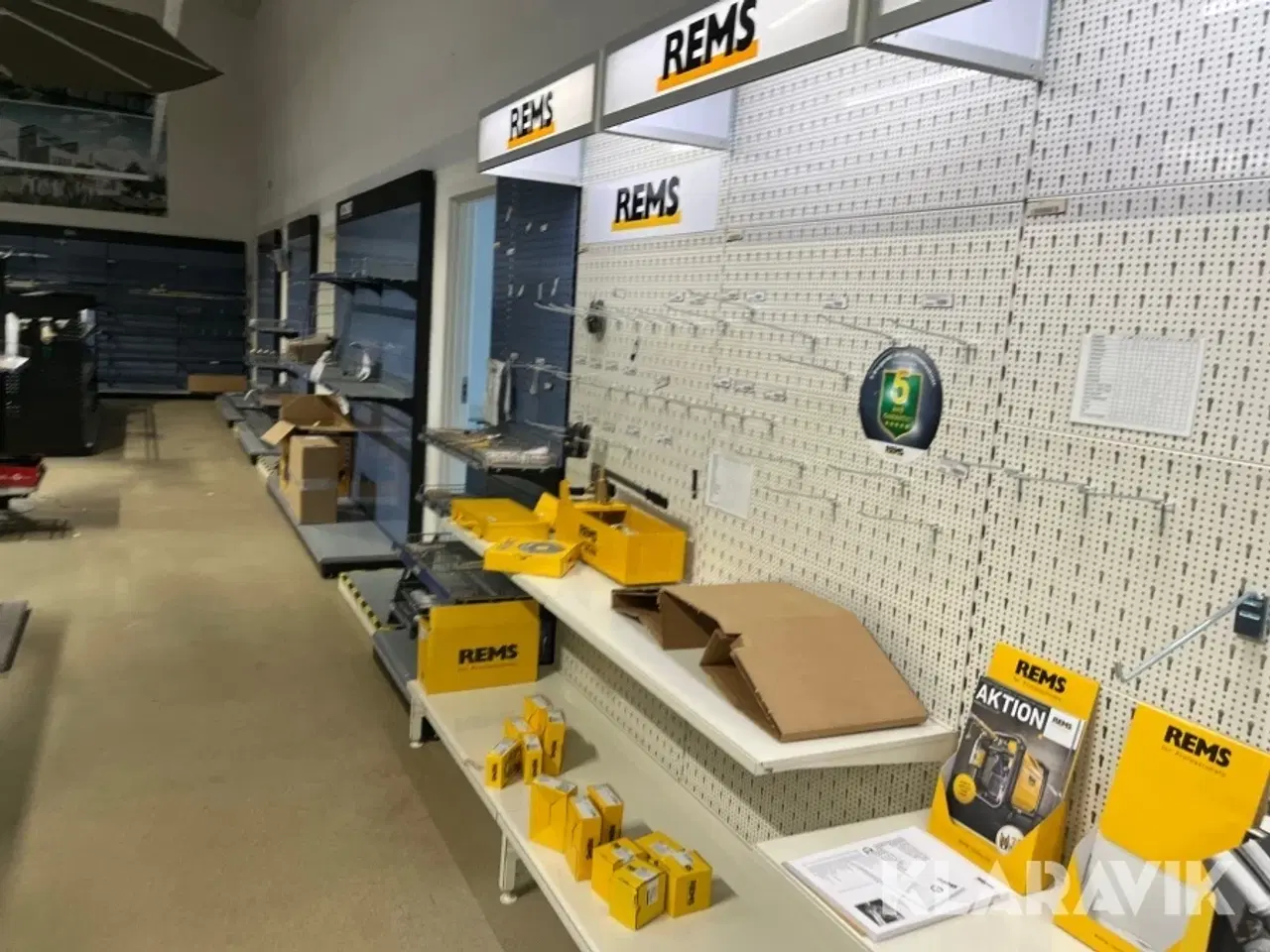 Billede 12 - Værksteds/butik inventar