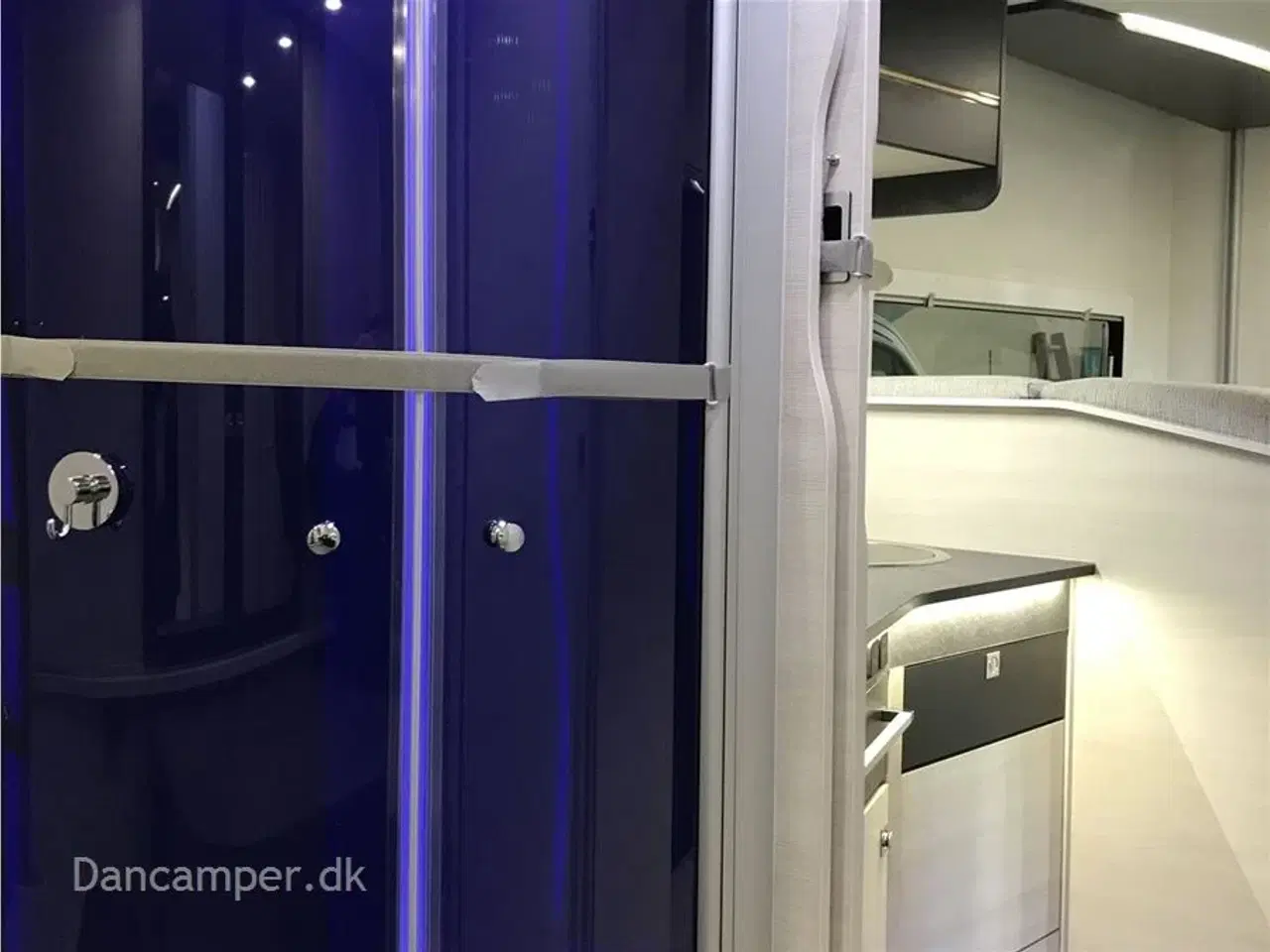 Billede 10 - 2020 - Chausson Welcome Premium 716   Kommissionssalg! Fantastisk delintegreret autocamper med el. sænkbar køjer i bag.og sænkbar dobbeltseng i front, el-markise og NORTRONIX alarm.