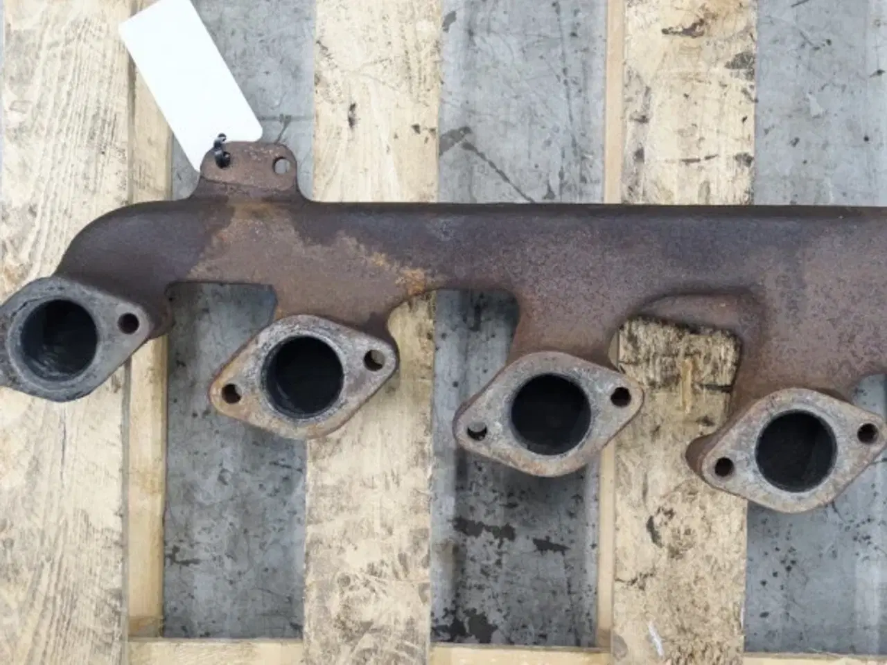 Billede 7 - John Deere 3040 Udstødningsmanifold R80982