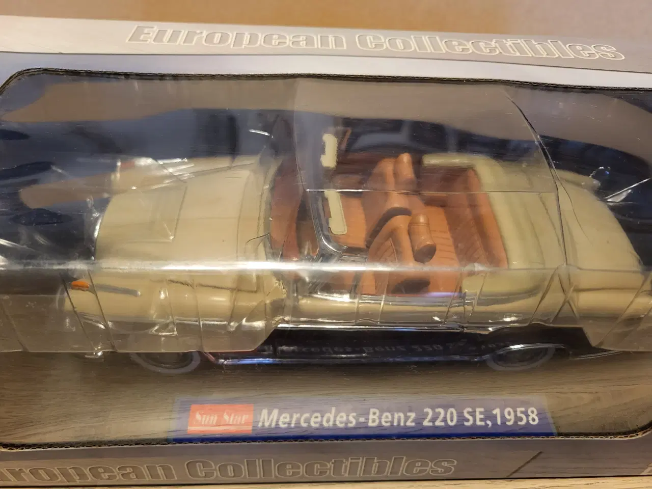 Billede 3 - 1:18 Mercedes-Benz 220 SE,1958 - 400 kr.