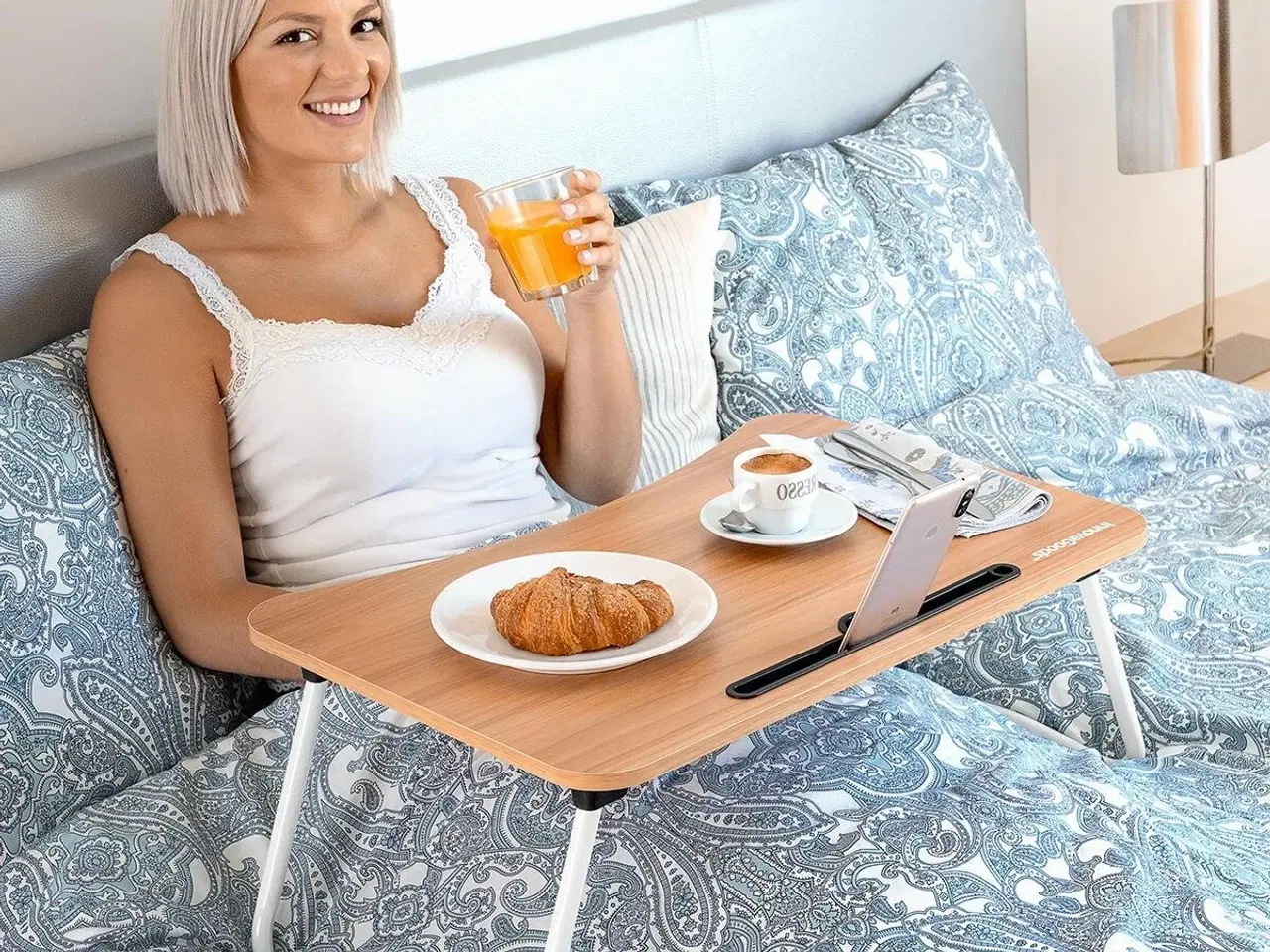 Billede 1 - Seng/bordbakke med ben - Muvisk foldbart støttebord