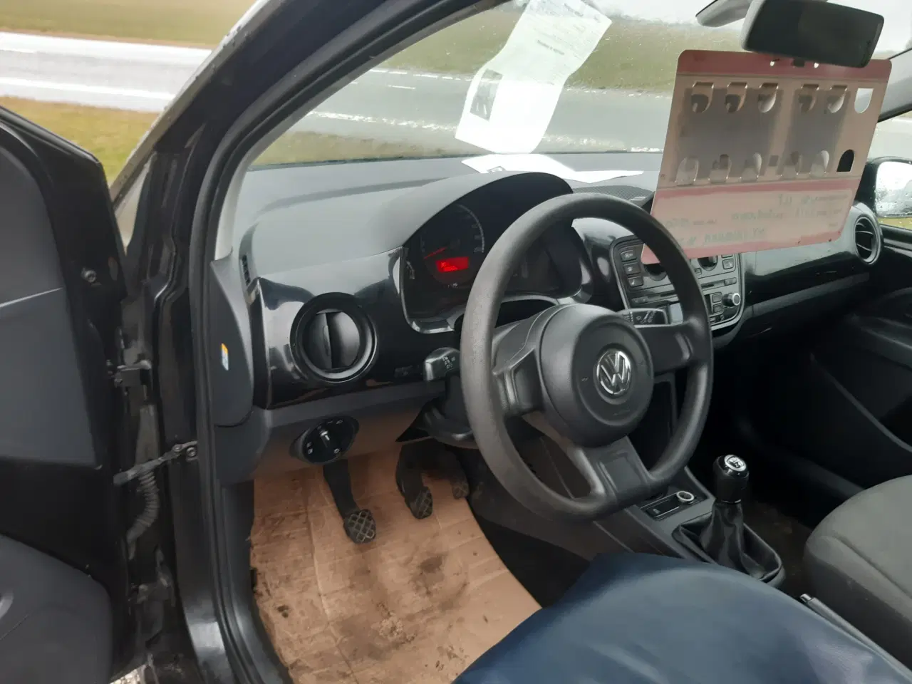 Billede 4 - VW PU. Synet. Sortmetal  Ingen rust ved tankdæksel