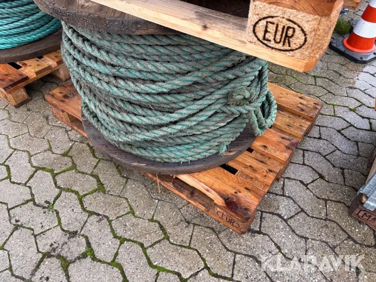 Billede 9 - Kabeltromle med reb 4 styk.