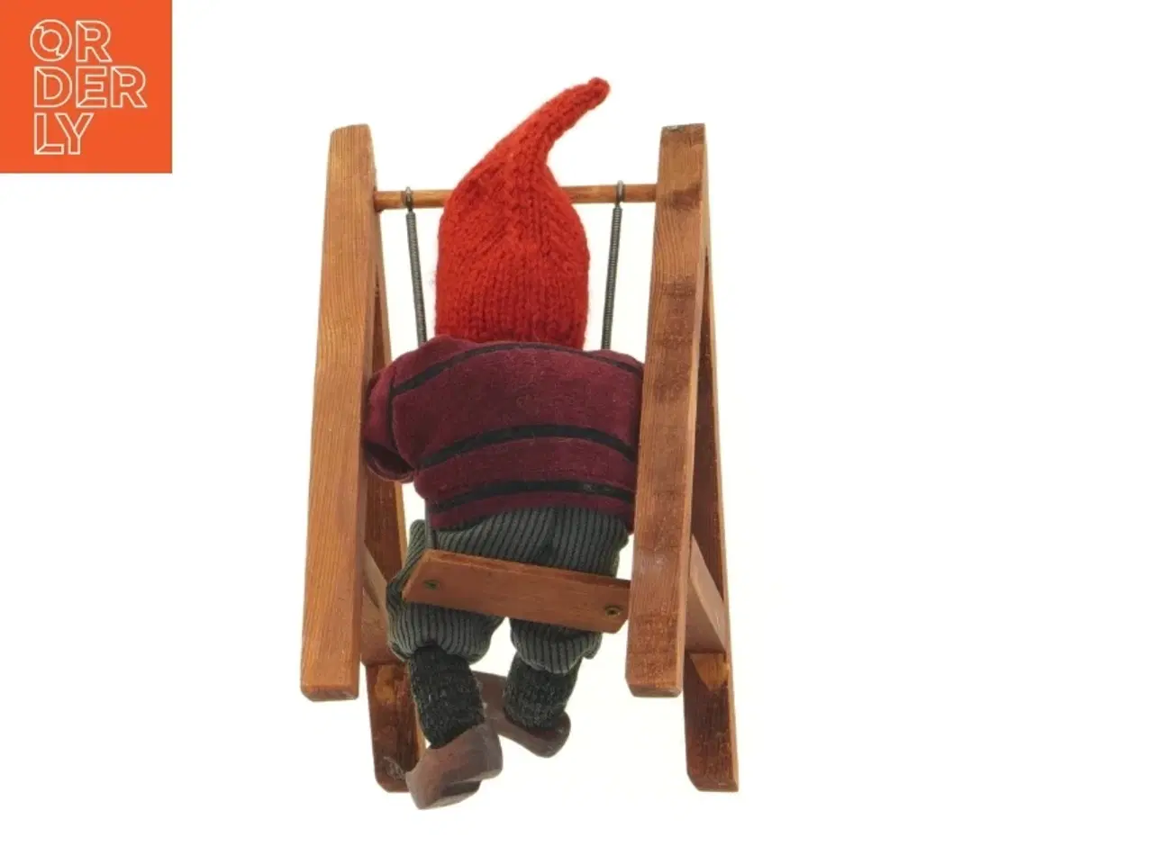 Billede 2 - Nisse på gynge (str. 12 x 21 x 13,5 cm)