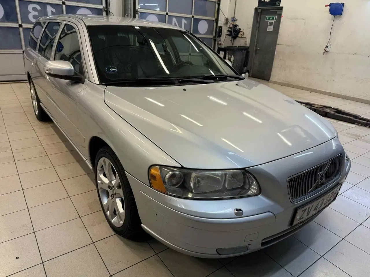 Billede 3 - Volvo V70 2,4 140