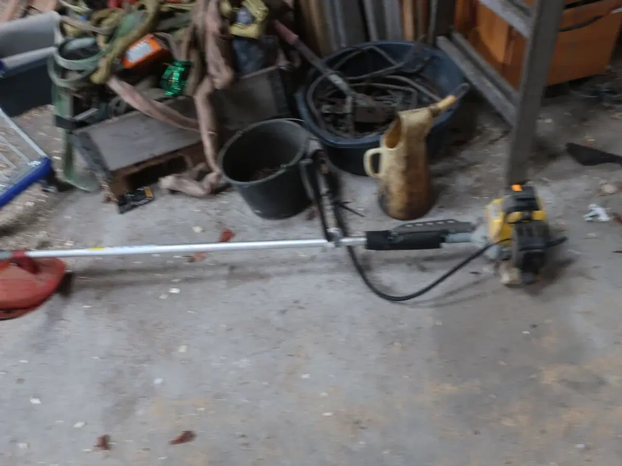 Billede 12 - Div. Træ, hegn, værktøj, løftestroppe, buskrydder m.m.