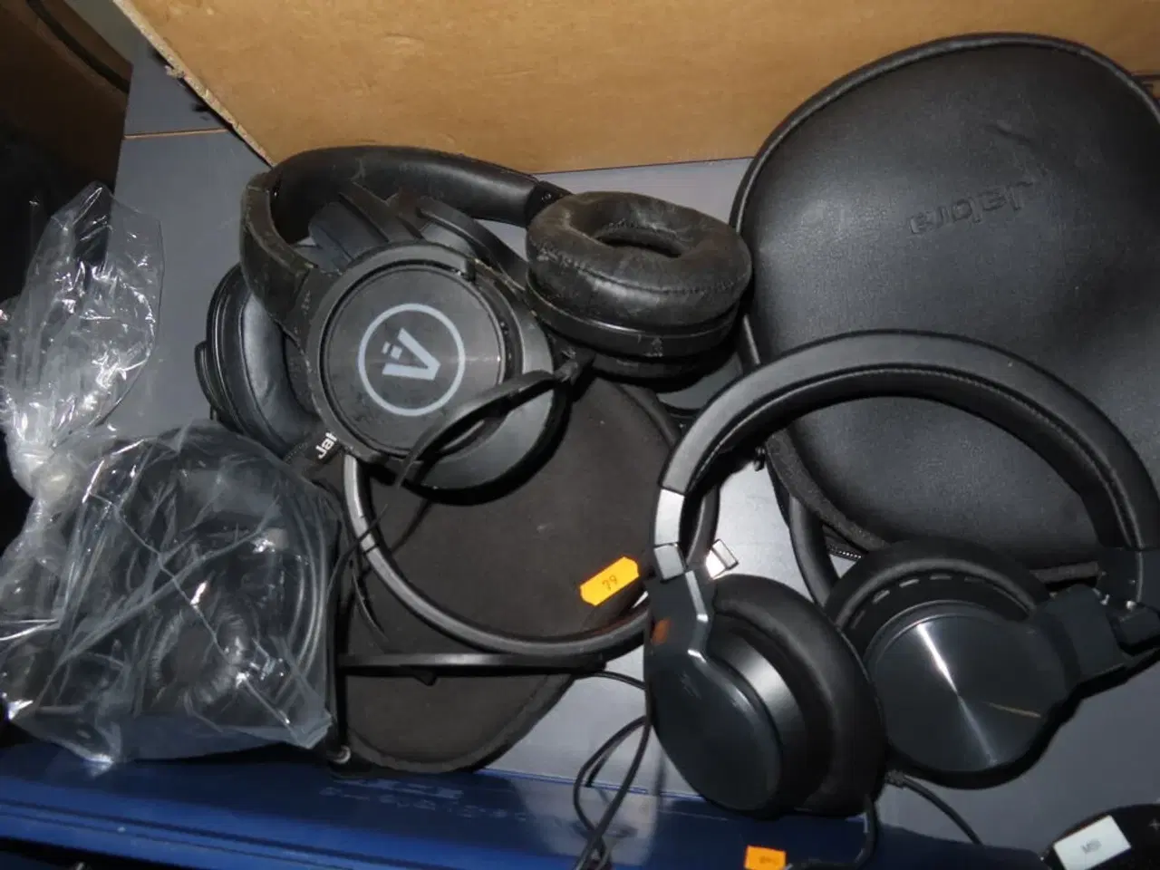 Billede 2 - Kasse med blandede headsets, bl.a. JABRA