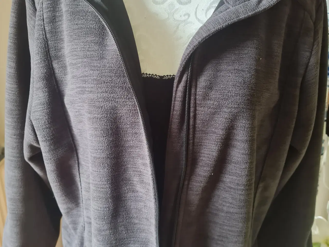 Billede 2 - Ny fleece jakke str 46