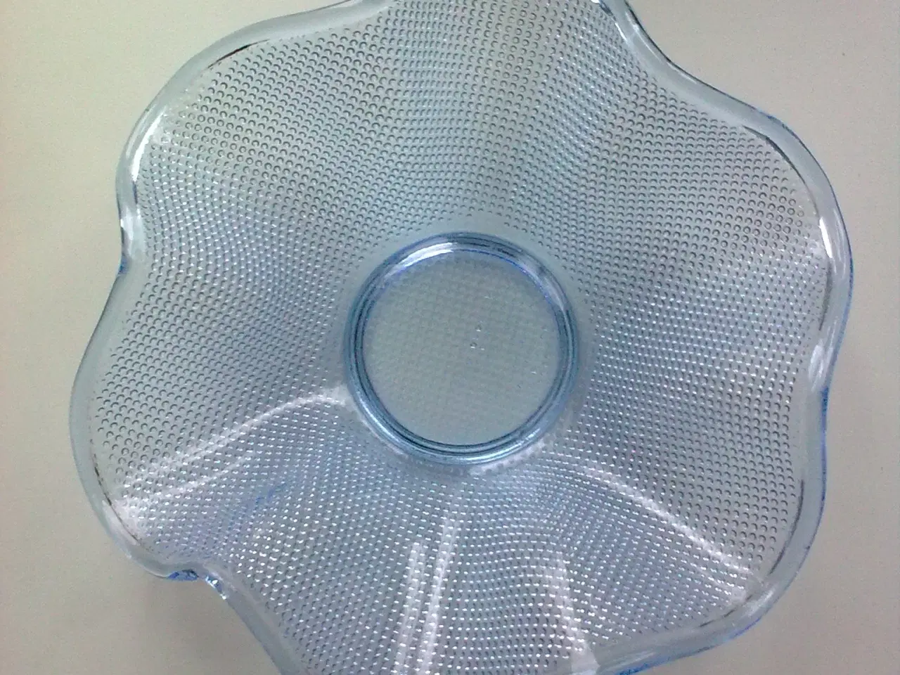 Billede 3 - Skål på D' i lyseblå med flæser & facetter