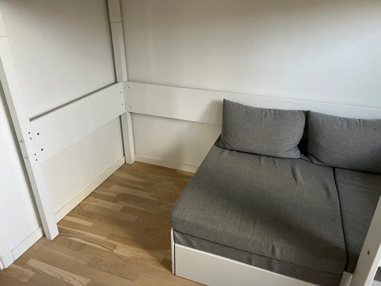 Billede 3 - FLEXA WHITE højseng med indbygget sofa