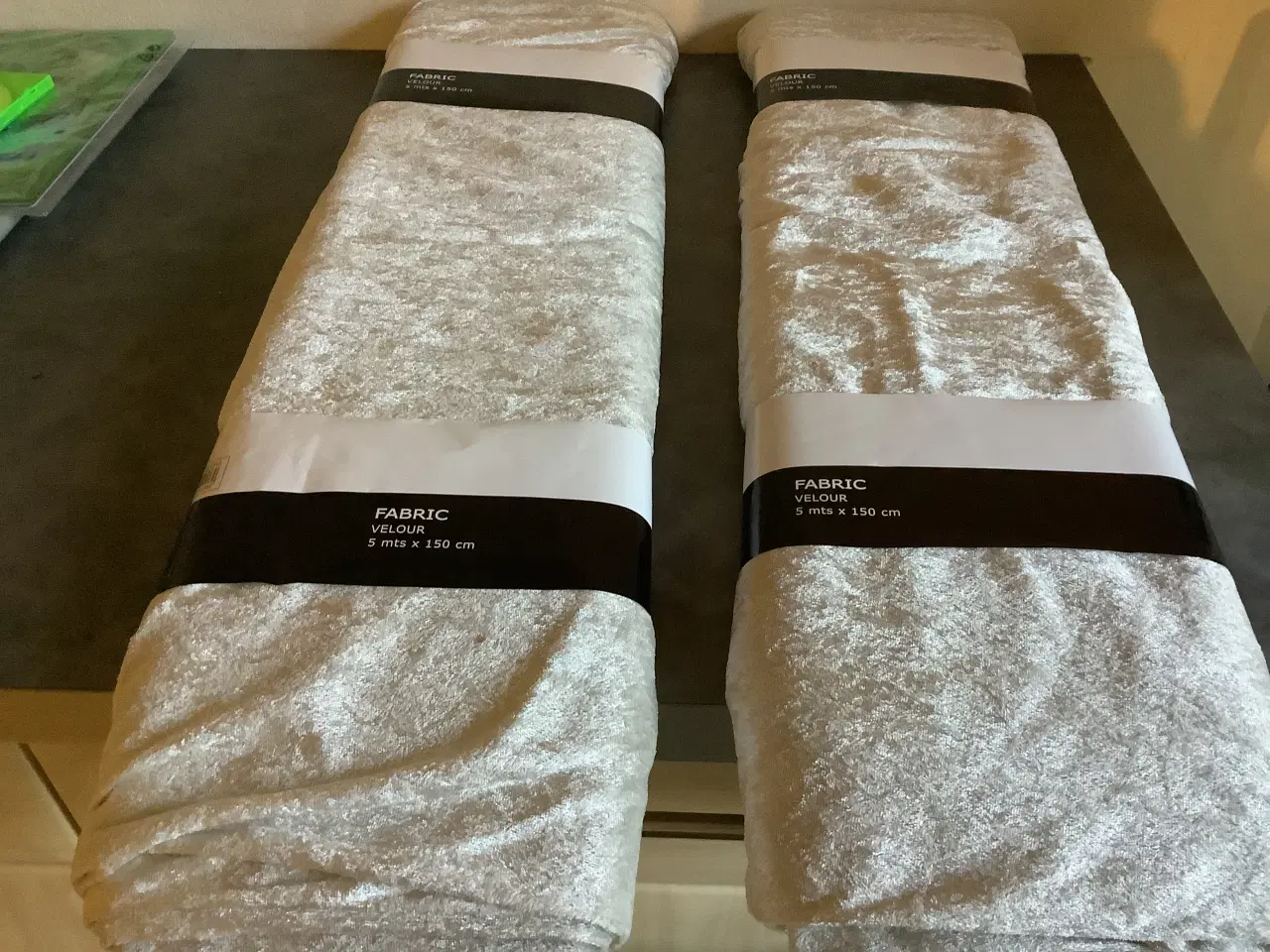 Billede 2 - Velour duge 5 m x 150cm i lysgrå