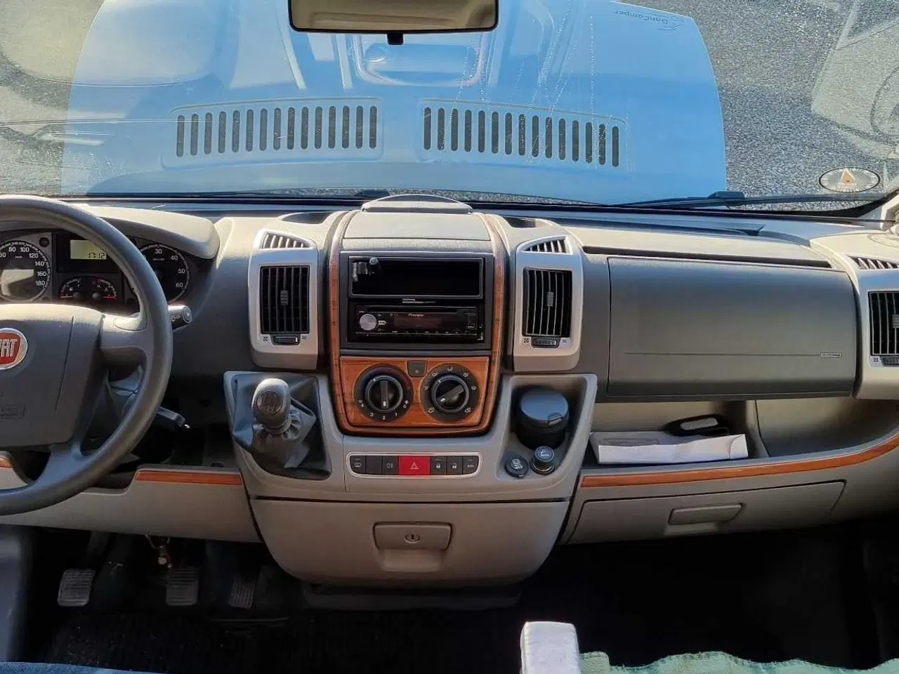 Billede 14 - Hymer T674 Fiat Ducato 2,3 – 130 HK Tramp SL til s